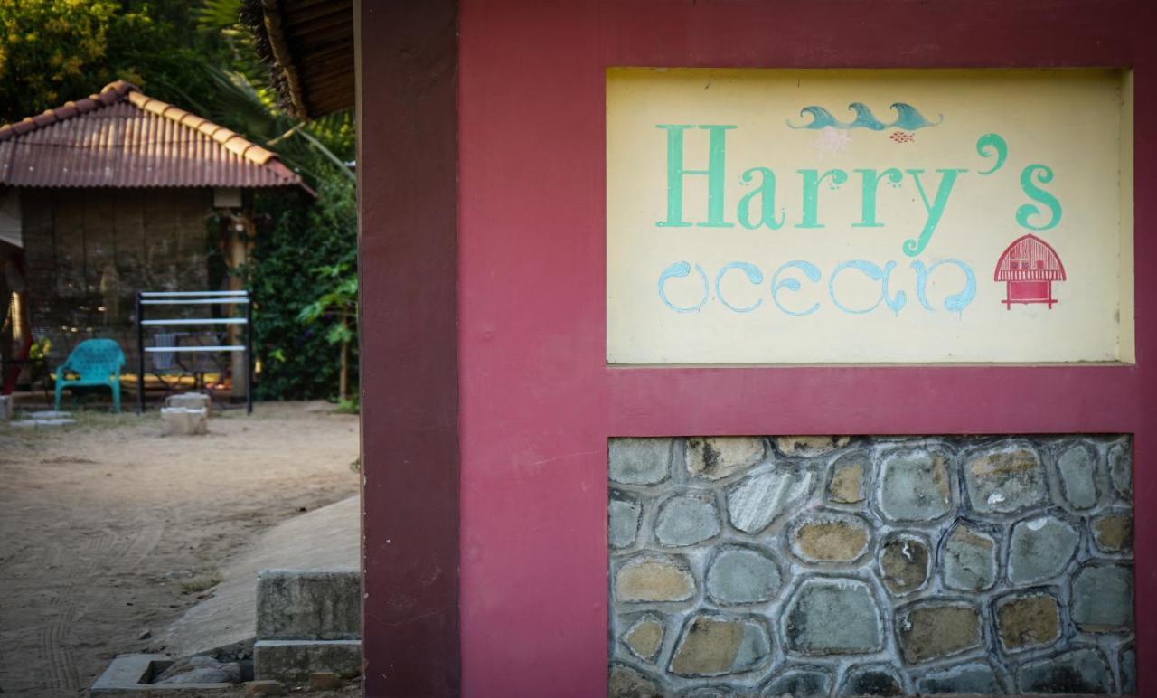 Harry'S Ocean House Pacitan Apartment Exterior photo